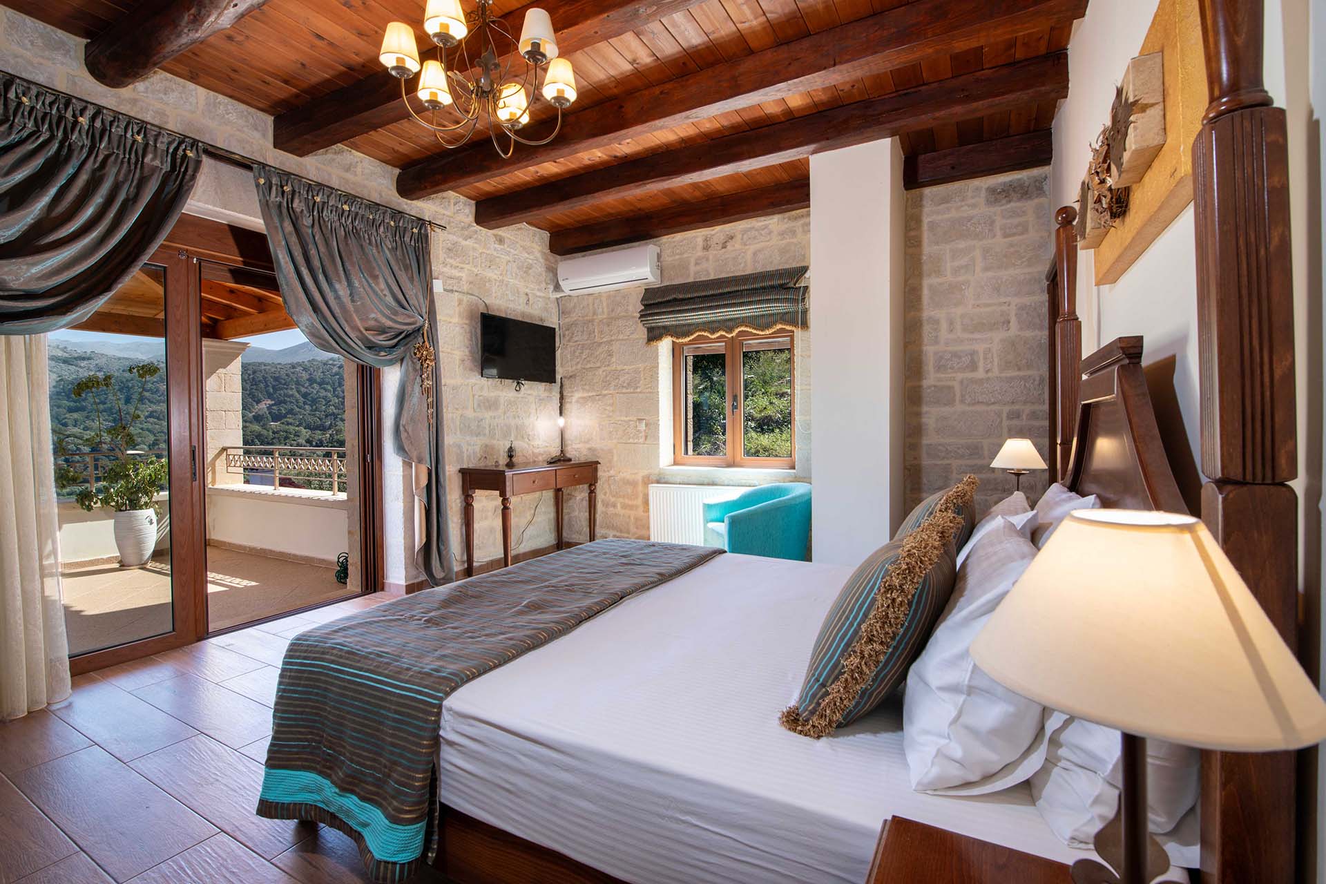 About Geroulios Villas